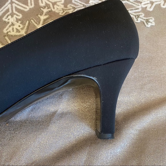 SALVATORE FERRAGAMO Black Pumps NARROW - Picture 14 of 16